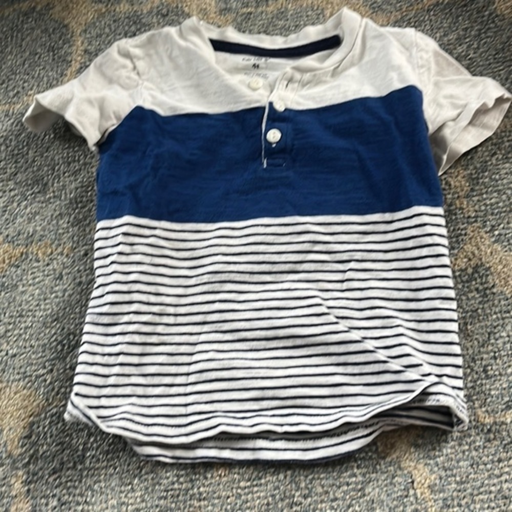Carters short sleeve shirt